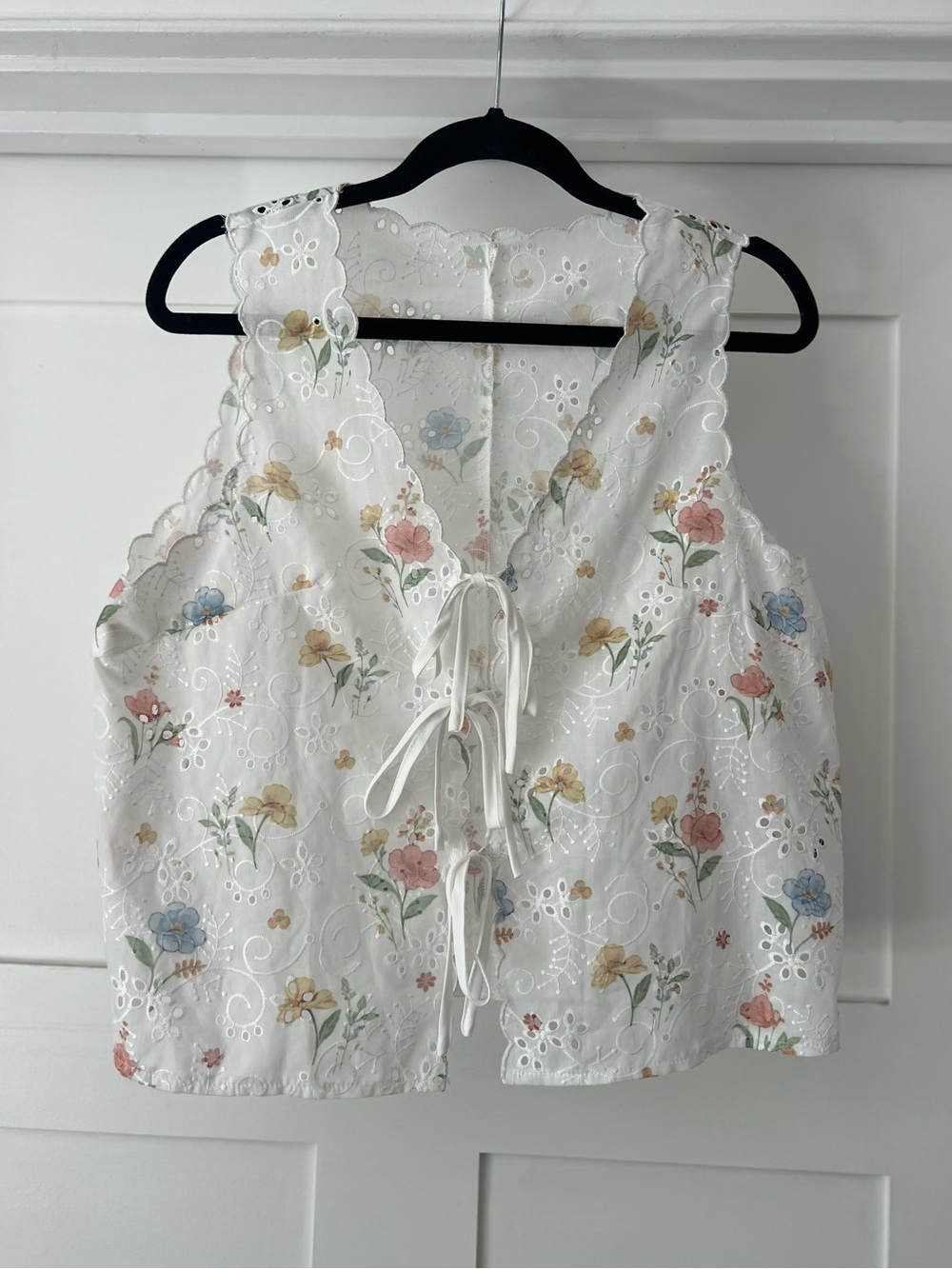 Delicate Cottagecore White Eyelet Floral Tie-Front Camisole Vest Size Large